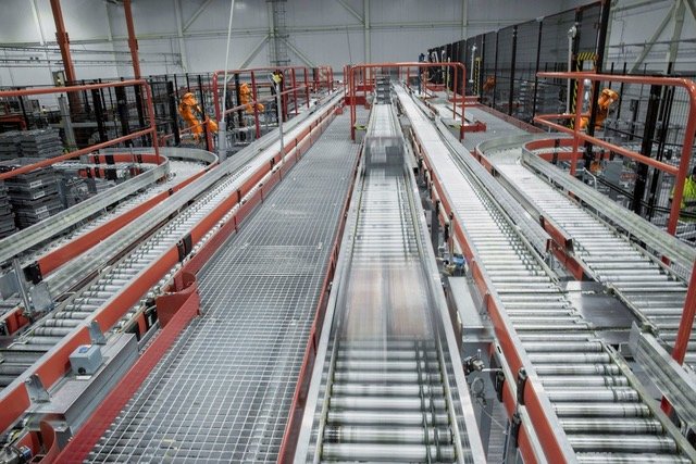 ICA, leader de l’alimentaire, renouvelle sa confiance à ABB et choisit la toute nouvelle génération de robots ABB pour ses entrepôts
